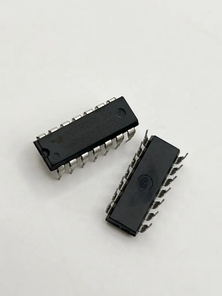 CD4002