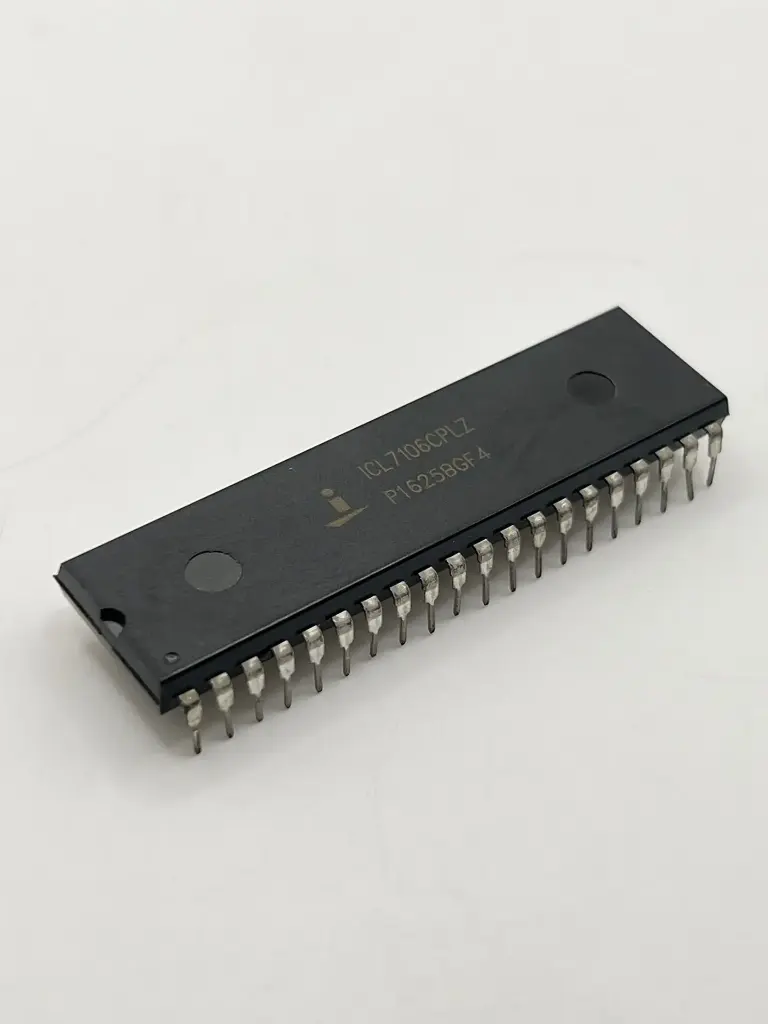 ICL7106CPLZ display driver