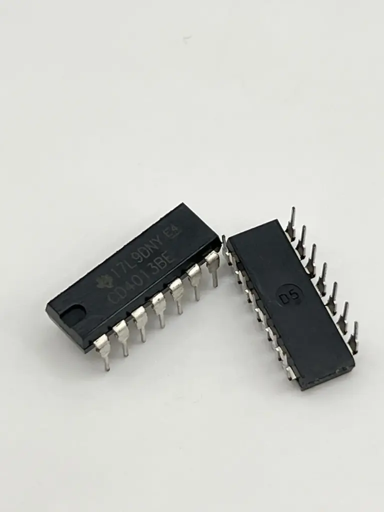 CD4013
