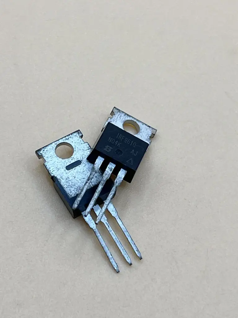 FET IRF9610