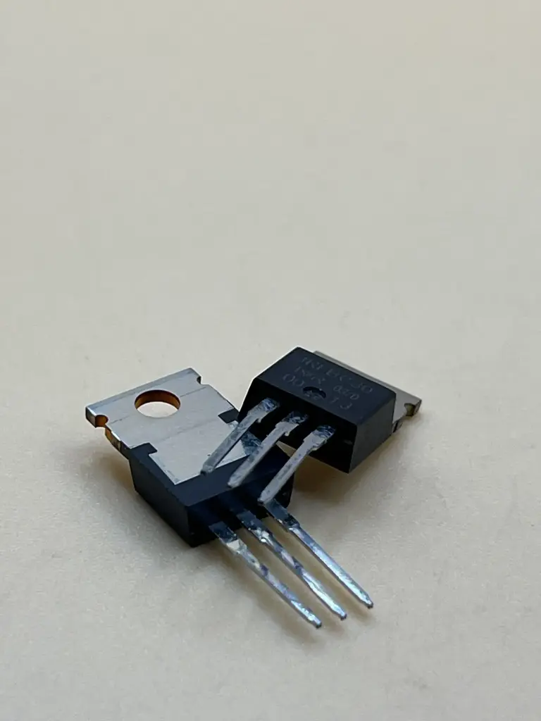 IRFBC30 600V 3.6A