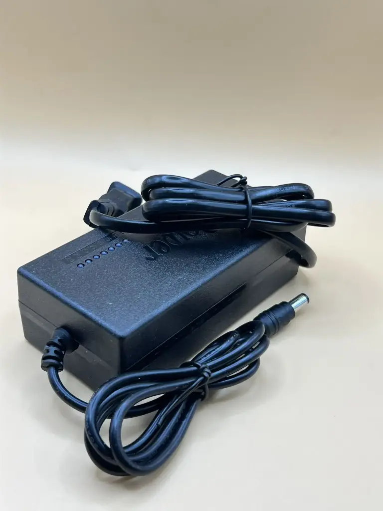 96W Universal Notebook Power Adapter