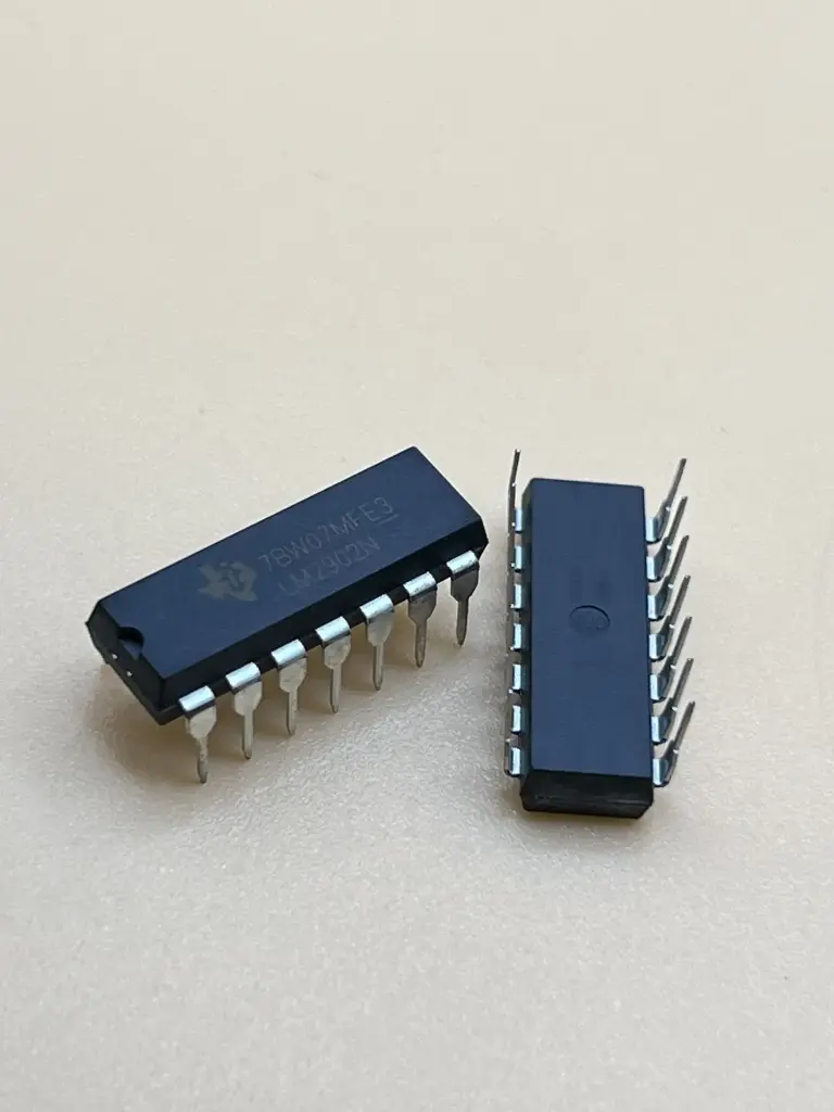 LM2902N low power op amp
