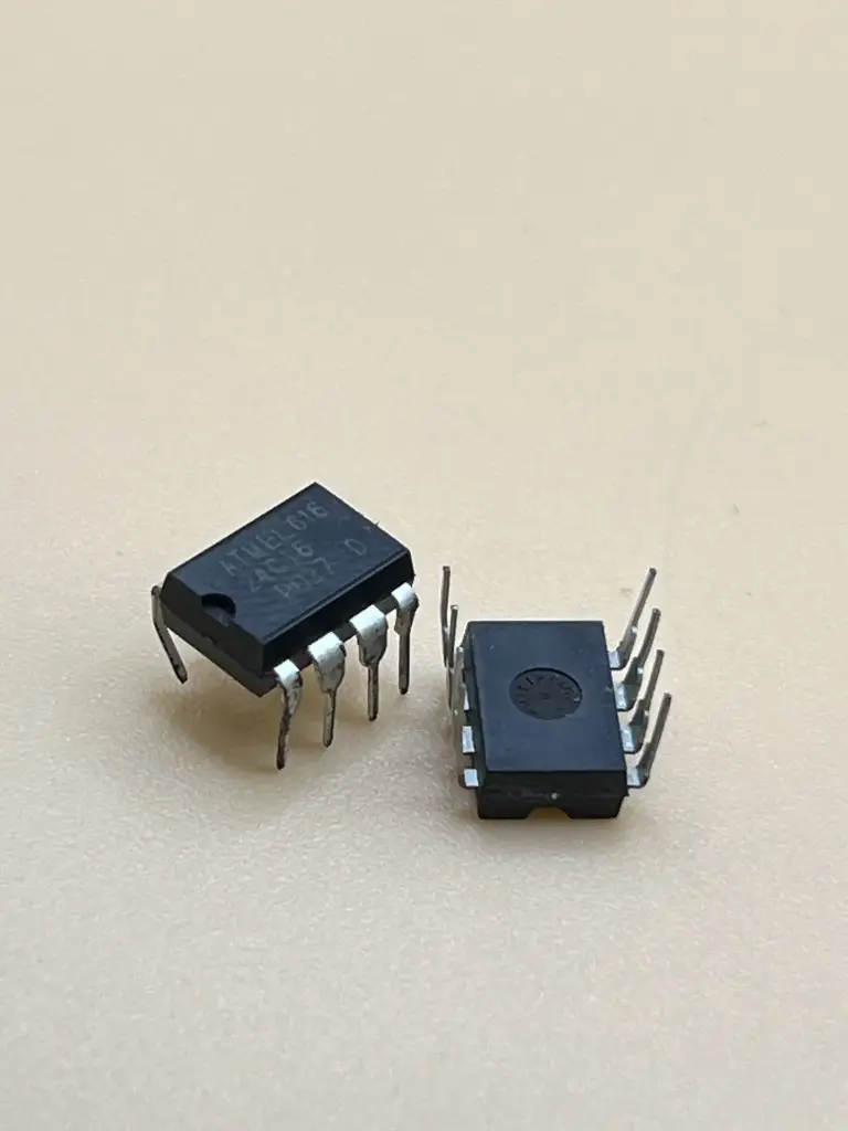AT24C16 EEPROM 2.7-5.5V 16K memory