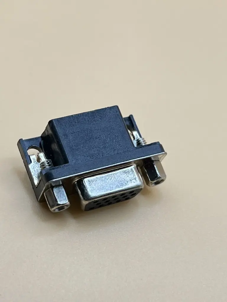 DB15 female 90 degree
