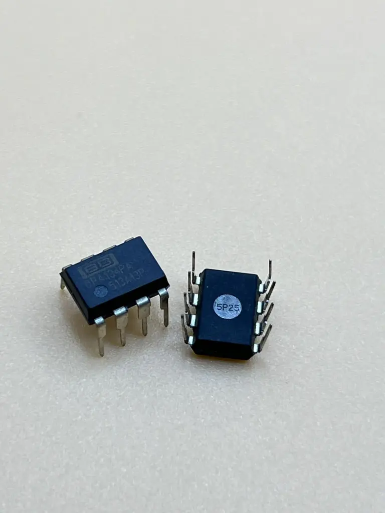 OPA134PA op amp