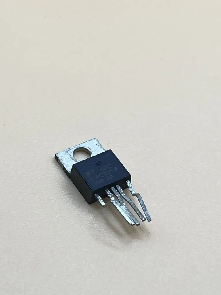 TOP232YN Power Management chip