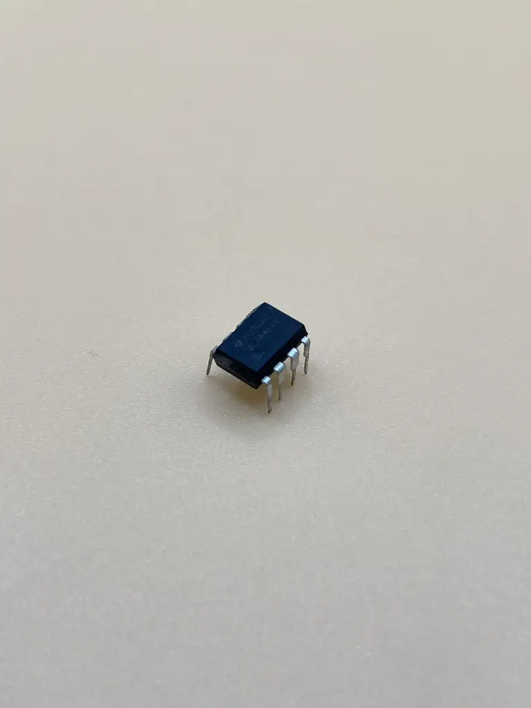 UC3845 current-mode controller