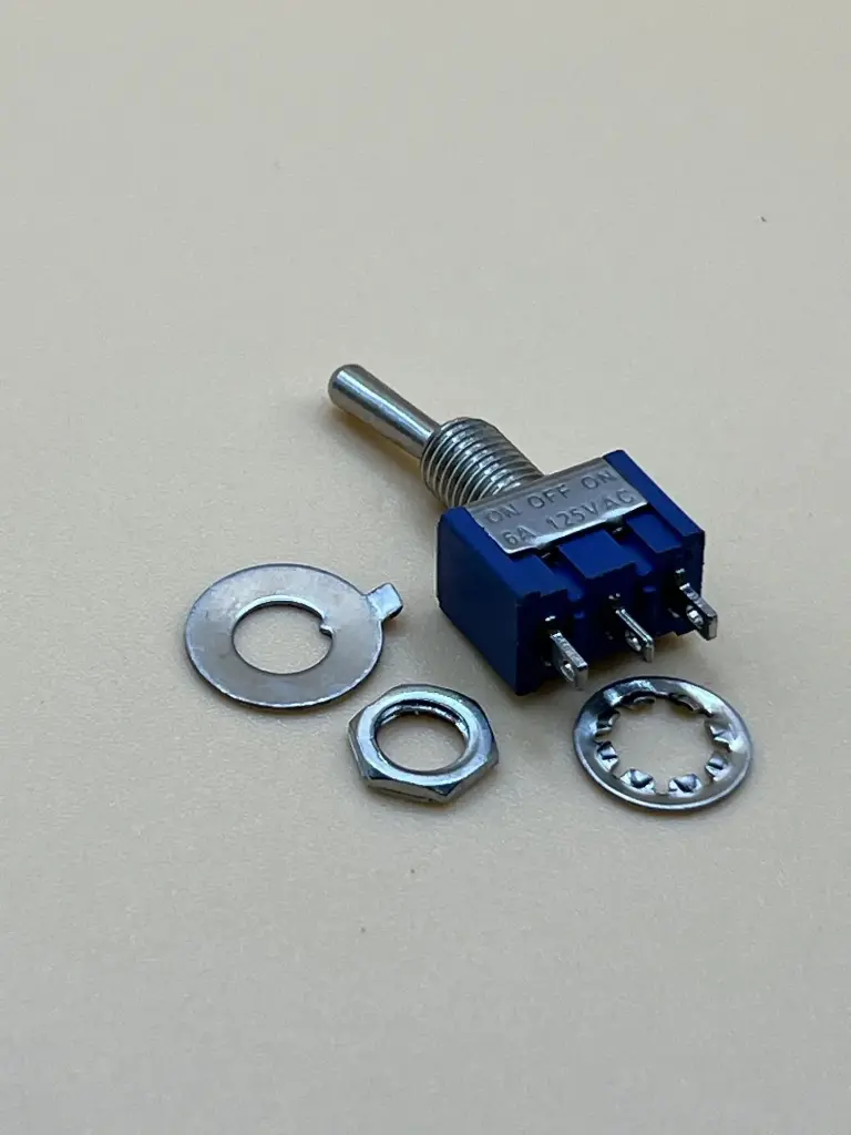 Toggle switch 6A