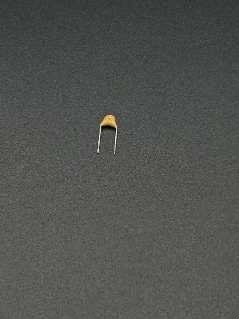 30pf monolithic capacitor